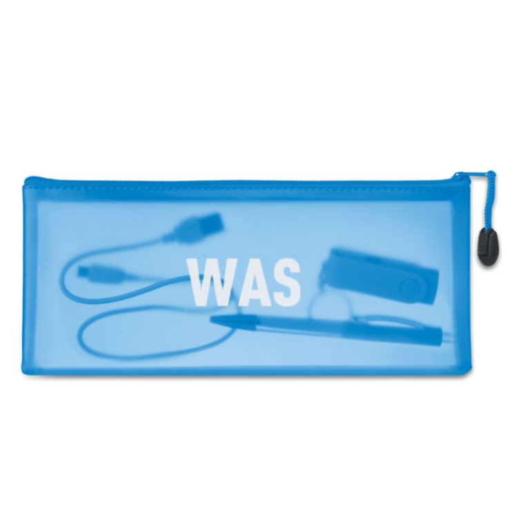 Gadget with logo Pencil case GRAN Big pencil case with logo. Made out of PVC. The perfect transparent pencil case to store your pencils in. Available color: Blue Dimensions: 25X10,5CM Width: 10.5 cm Length: 25 cm Volume: 0.147 cdm3 Gross Weight: 0.032 kg Net Weight: 0.028 kg Magnus Business Gifts is your partner for merchandising, gadgets or unique business gifts since 1967. Certified with Ecovadis gold!